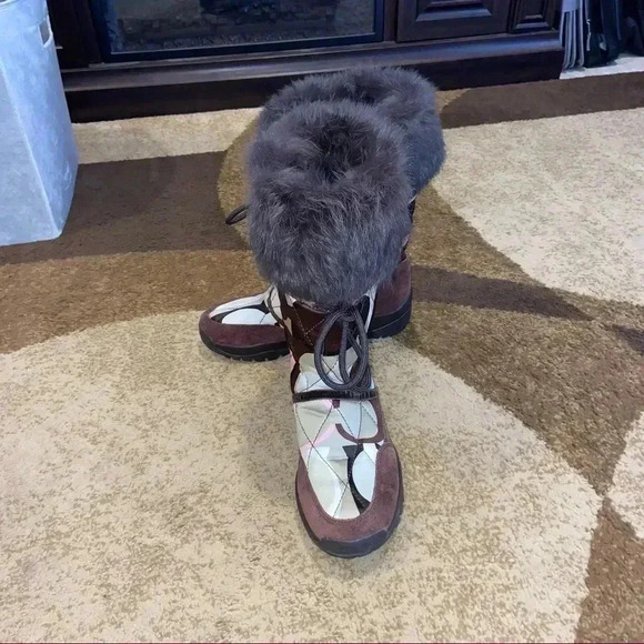 Vibram women’s boots - Picture 3 of 5